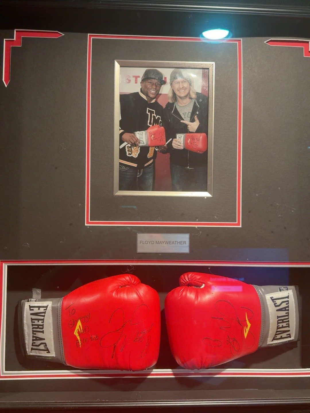 Floyd Mayweather signed boxing gloves and photograph with Shaggy in a custom display